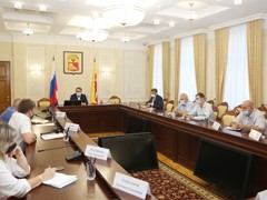 Глава Воронежа Вадим Кстенин провел оперативное совещание с перевозчиками