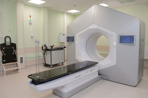 Дерево жизни. В холле детского онкогематологического центра Воронежа &laquo;вырастет&raquo; яблоня