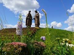 Глава Воронежа Вадим Кстенин принял участие в открытии памятника святым благоверным князю Петру и княгине Февронии Муромским