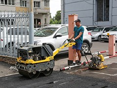 В Воронеже продолжается масштабная работа по обустройству тротуаров