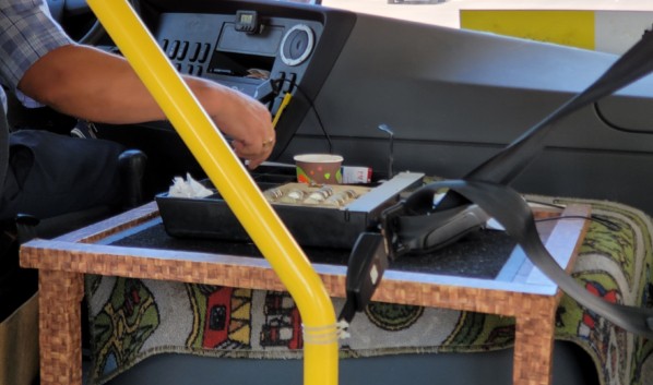 Под Воронежем школьника в жару высадили в поле из маршрутного автобуса