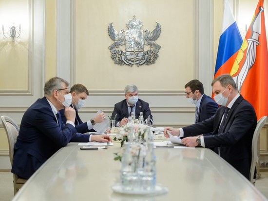 Губернатор Гусев поручил проанализировать эффект от организации новых выделенных полос в Воронеже