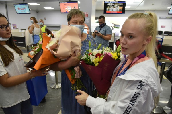 &laquo;Буду наслаждаться днями с родными&raquo;. Как Воронеж встретил свою олимпийскую чемпионку