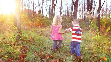 Проживавших в опасных условиях двух малышей изъяли из семьи в Воронеже