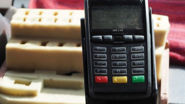 Более 51 тыс терминалов для безналичных расчетов насчитали в Воронежской области