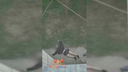 Под окнами многоэтажки в Ленинском районе Воронежа нашли тело мужчины