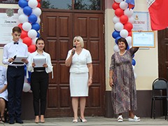 Вадим Кстенин поздравил школьников с Днем знаний