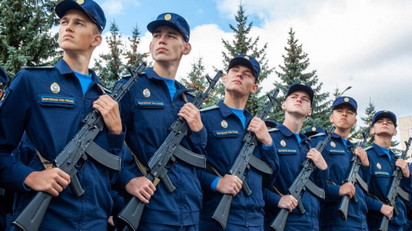 &laquo;Судьба авиации нам вручена&raquo;. В Воронеже 1-курсники Военно-воздушной академии приняли присягу