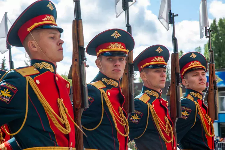 &laquo;Судьба авиации нам вручена&raquo;. В Воронеже 1-курсники Военно-воздушной академии приняли присягу