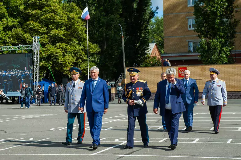 &laquo;Судьба авиации нам вручена&raquo;. В Воронеже 1-курсники Военно-воздушной академии приняли присягу