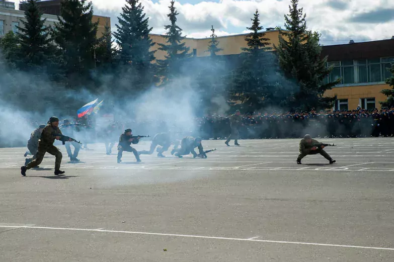 &laquo;Судьба авиации нам вручена&raquo;. В Воронеже 1-курсники Военно-воздушной академии приняли присягу