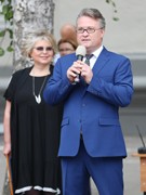 Вадим Кстенин поздравил школьников с Днем знаний