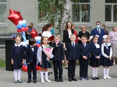 Вадим Кстенин поздравил школьников с Днем знаний