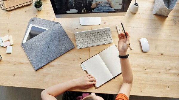 Областные власти призвали воронежцев высказаться о введении дистанционки в школах