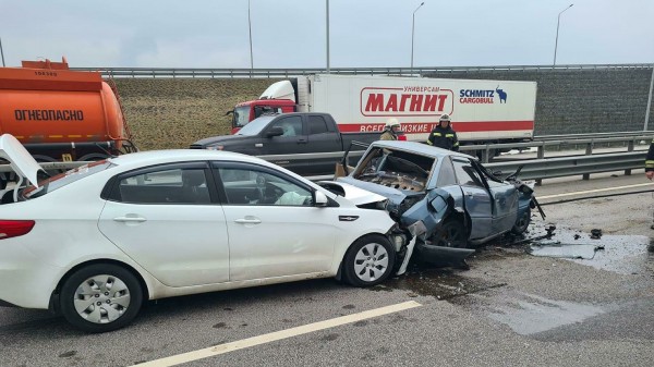 МВД: один человек погиб при ДТП с автобусом и двумя иномарками в Воронежской области