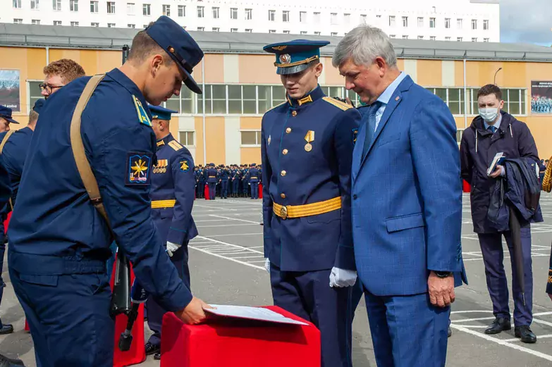 &laquo;Судьба авиации нам вручена&raquo;. В Воронеже 1-курсники Военно-воздушной академии приняли присягу