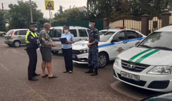 Под Воронежем поймали двух водителей, не оплачивающих штрафы, а арестовали &ndash; на 8 и 11 суток
