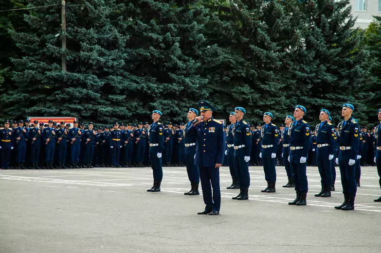 &laquo;Судьба авиации нам вручена&raquo;. В Воронеже 1-курсники Военно-воздушной академии приняли присягу