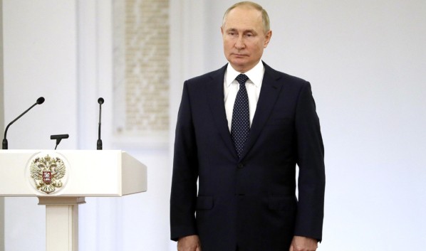 Владимир Путин сообщил об уходе на самоизоляцию из-за COVID-19