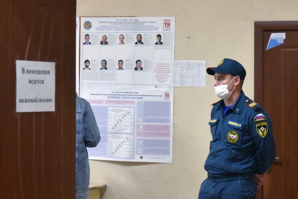 В масках и под камерами: как в Воронеже проходит первый день голосования