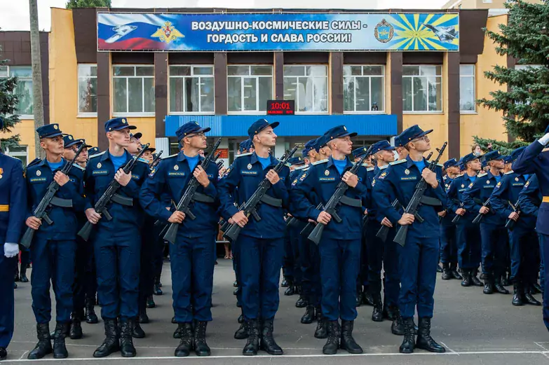 &laquo;Судьба авиации нам вручена&raquo;. В Воронеже 1-курсники Военно-воздушной академии приняли присягу