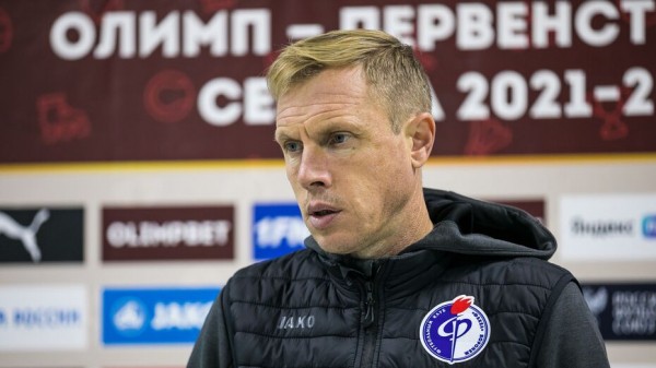 Воронежский &laquo;Факел&raquo; продлил контракт с главным тренером Олегом Василенко