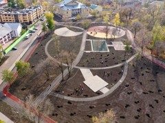 В благоустроенном парке &laquo;Мостозавода&raquo; высадили липы, рябины, клены и ели