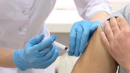 Воронежским работодателям поручили организовать вакцинацию иностранных работников