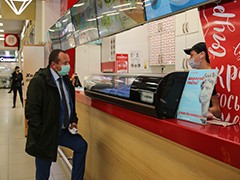 В Воронеже остается на особом контроле соблюдение масочного режима на предприятиях потребительского рынка