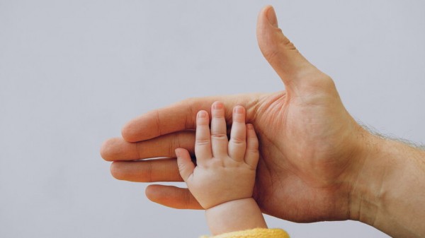 Правительство РФ дополнительно направит 34 млрд рублей на поддержку семей с детьми