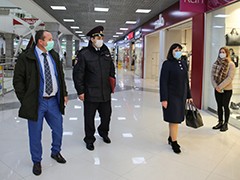 В Воронеже остается на особом контроле соблюдение масочного режима на предприятиях потребительского рынка