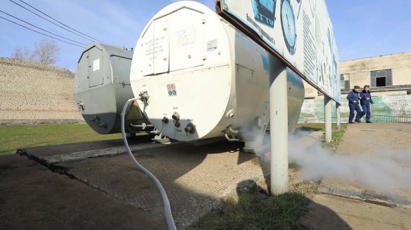 Видео: воронежские летчики передали больницам 5 т кислорода
