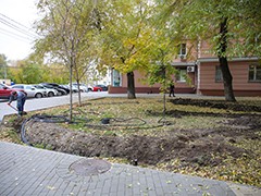 На территории Литературного бульвара завершается монтаж автополива и высадка растений