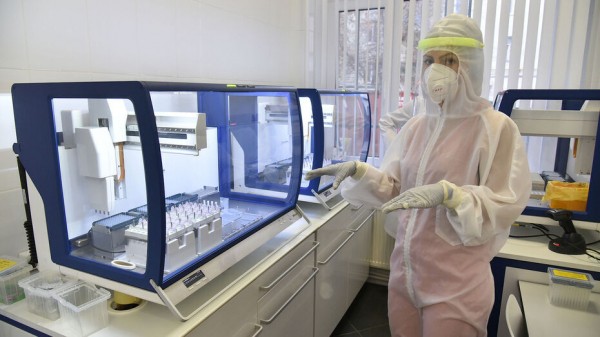 Пожилым и беременным будут делать экспресс-тесты на COVID-19 перед вакцинацией в Воронежской области