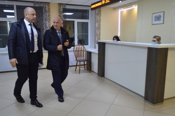 Представитель Минздрава проинспектировал медучреждения Павловского района