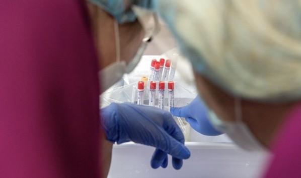 Новый штамм COVID-19 на букву &laquo;омикрон&raquo;: ВОЗ считает, что им могут заразиться даже переболевшие