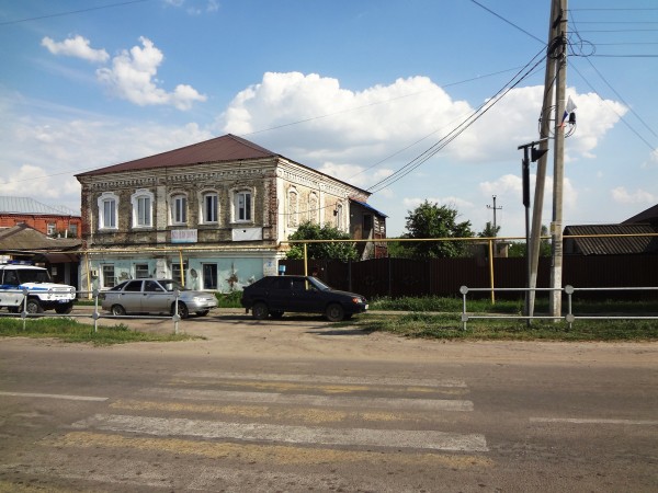 Воронежец ударил своего приятеля гантелей, стулом и ножом и пошел спать