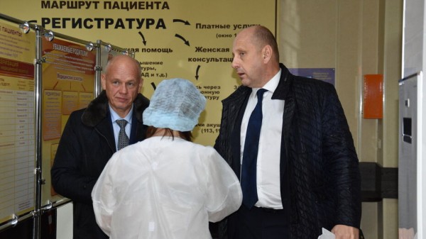 Представитель Минздрава проинспектировал медучреждения Павловского района