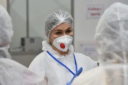 На страховые выплаты для борющихся с ковидом медиков направили еще более 5 млрд рублей