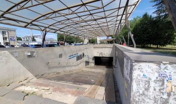 Жителей Воронежа предупредили об опасности из-за закрытия подземного перехода