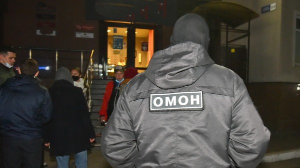 Добросовестность и оборона. Что показал очередной ночной антиковидный рейд в Воронеже