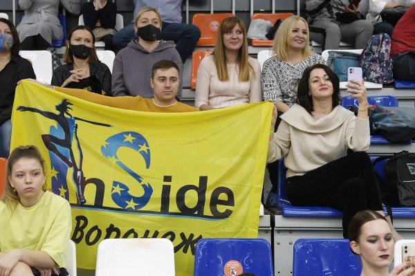 Акробатический перформанс. В Воронеже состоялись соревнования по чир-спорту