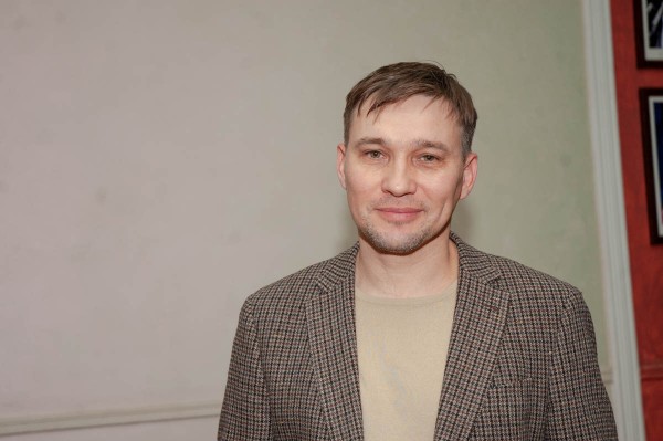 Голубь ex machina. В воронежском ТЮЗе представили спектакль о всемирном потопе