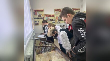 Богучарских студентов и школьников свозили на экскурсию в воинскую часть