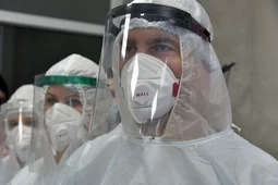 Правительство направит еще 51 млрд рублей на социальные выплаты для медработников