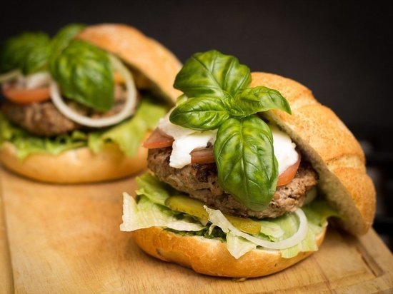 Воронежские фуд-корты будут работать в новогодние дни только &laquo;на вынос&raquo;