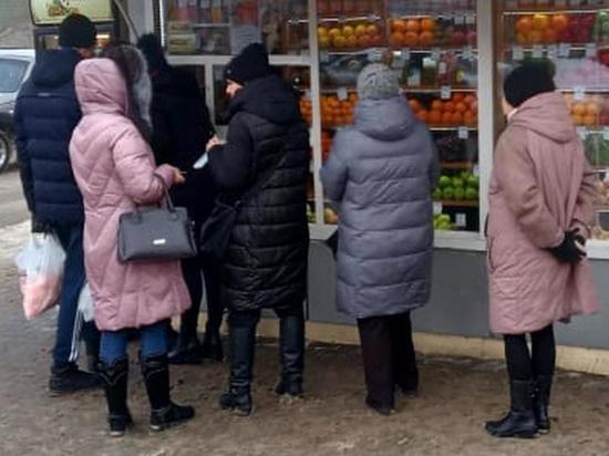 В Воронеже в последний день года на продуктовых рынках были огромные очереди