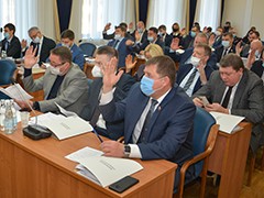 В ходе заседания Воронежской городской Думы глава Воронежа Вадим Кстенин призвал депутатов к активному сотрудничеству по важнейшим для развития города направлениям