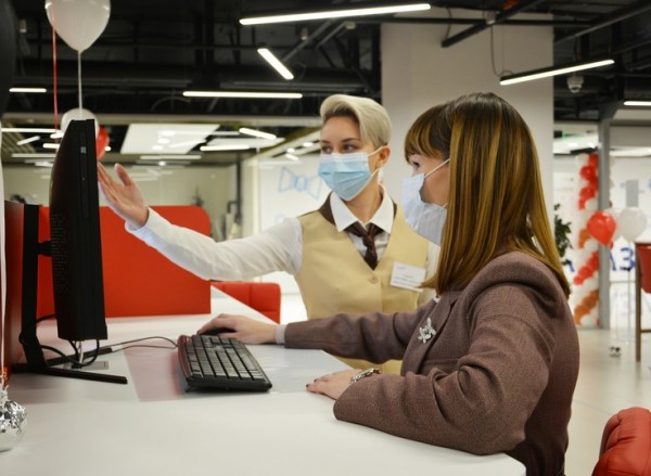 В Воронеже в здании Центрального рынка заработал СМАРТ-МФЦ &ndash; центр госуслуг современного типа