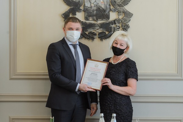 По поручению губернатора наградили 4 сотрудников воронежского аэропорта